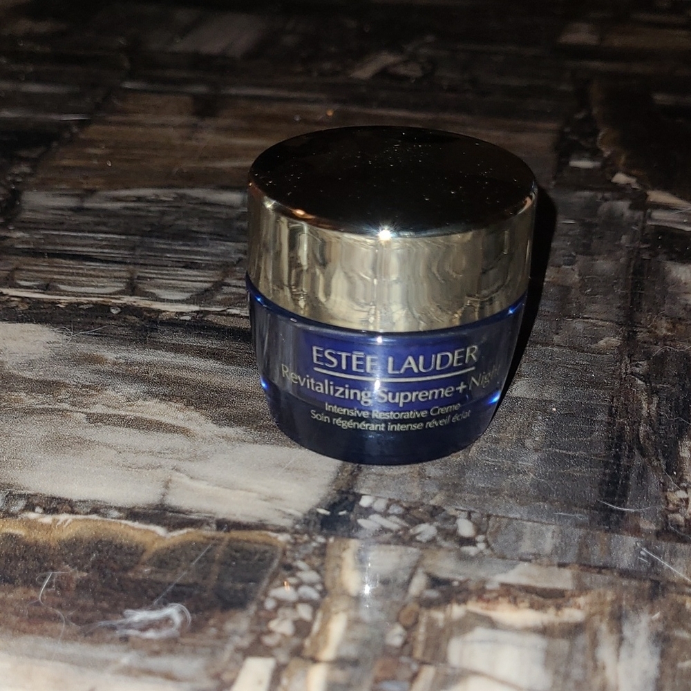 Estee Lauder Revitalizing Supreme+ Blue